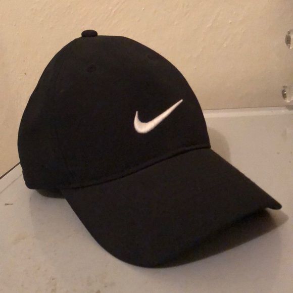 nike ladies golf hats